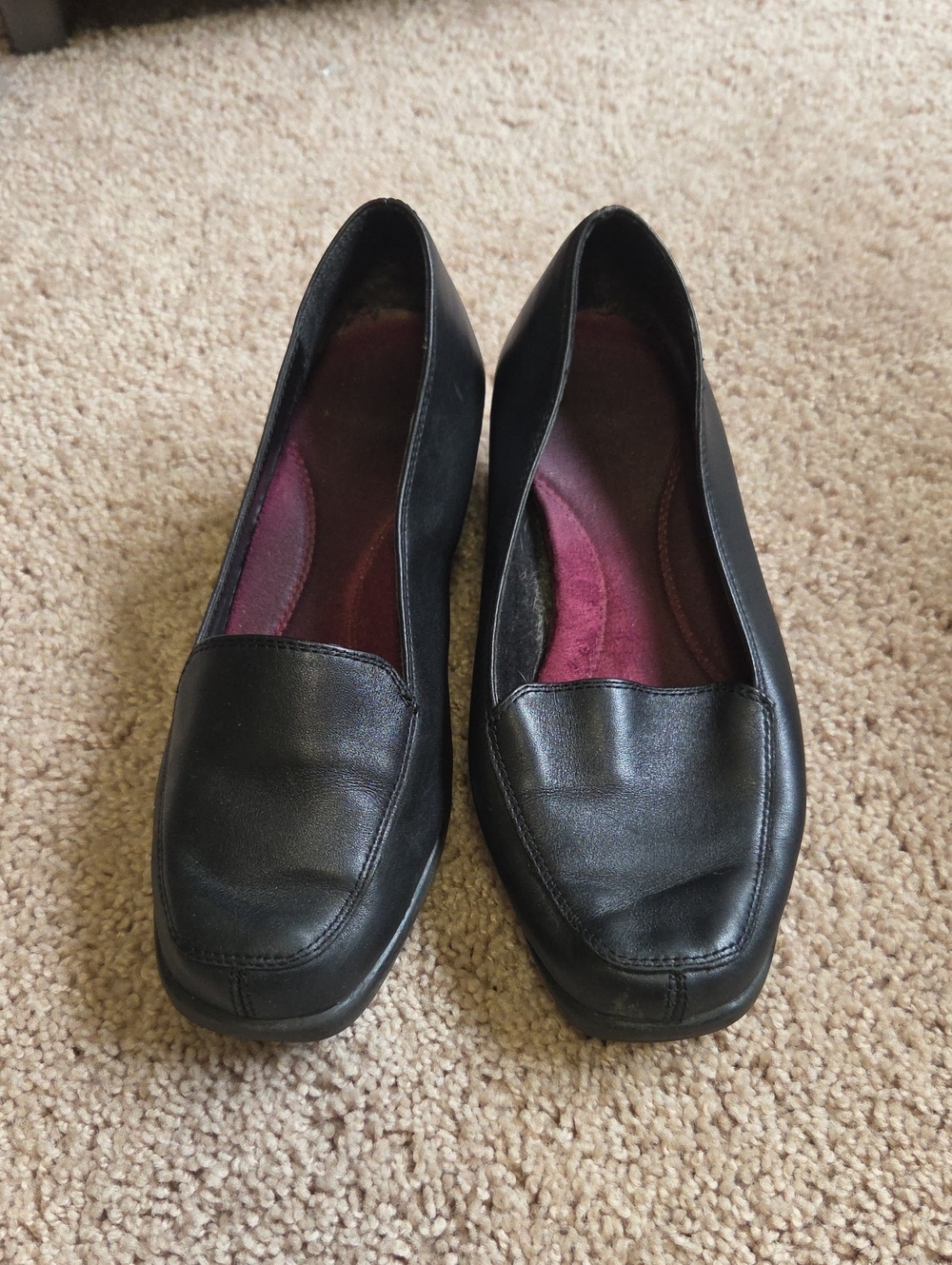AEROSOLES Black Leather Slip-On Loafers with Pink Insole